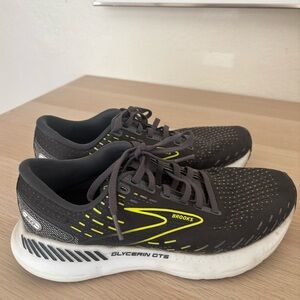 Brooks Glycerin GTS 20 Woman’s size 8 Gray and Neon Yellow Running Sneakers